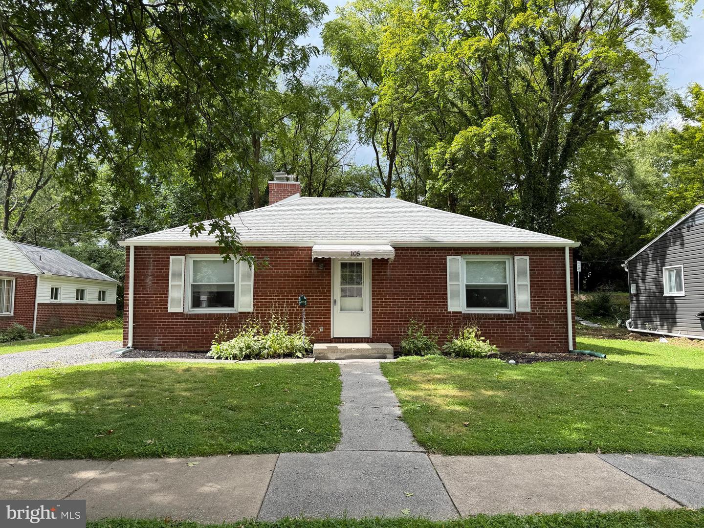 105 Westerly Pkwy Property Photo 1