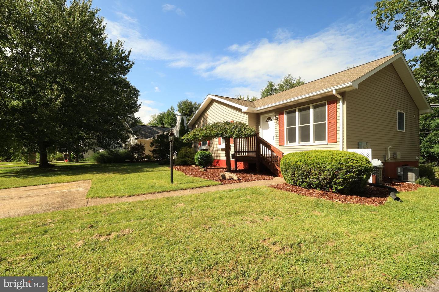 313 Ghaner Dr Property Photo 2