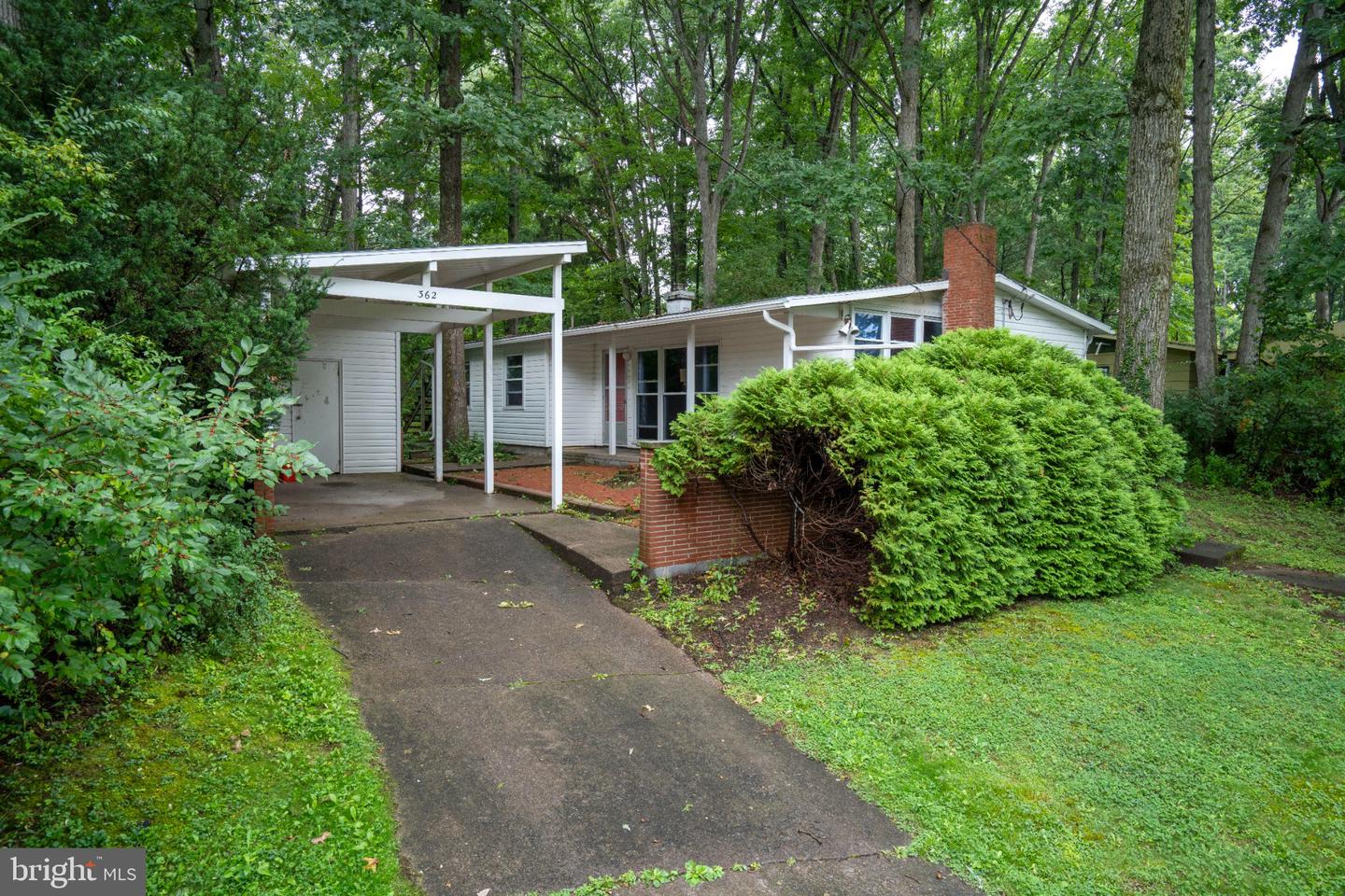362 Laurel Ln Property Photo 1