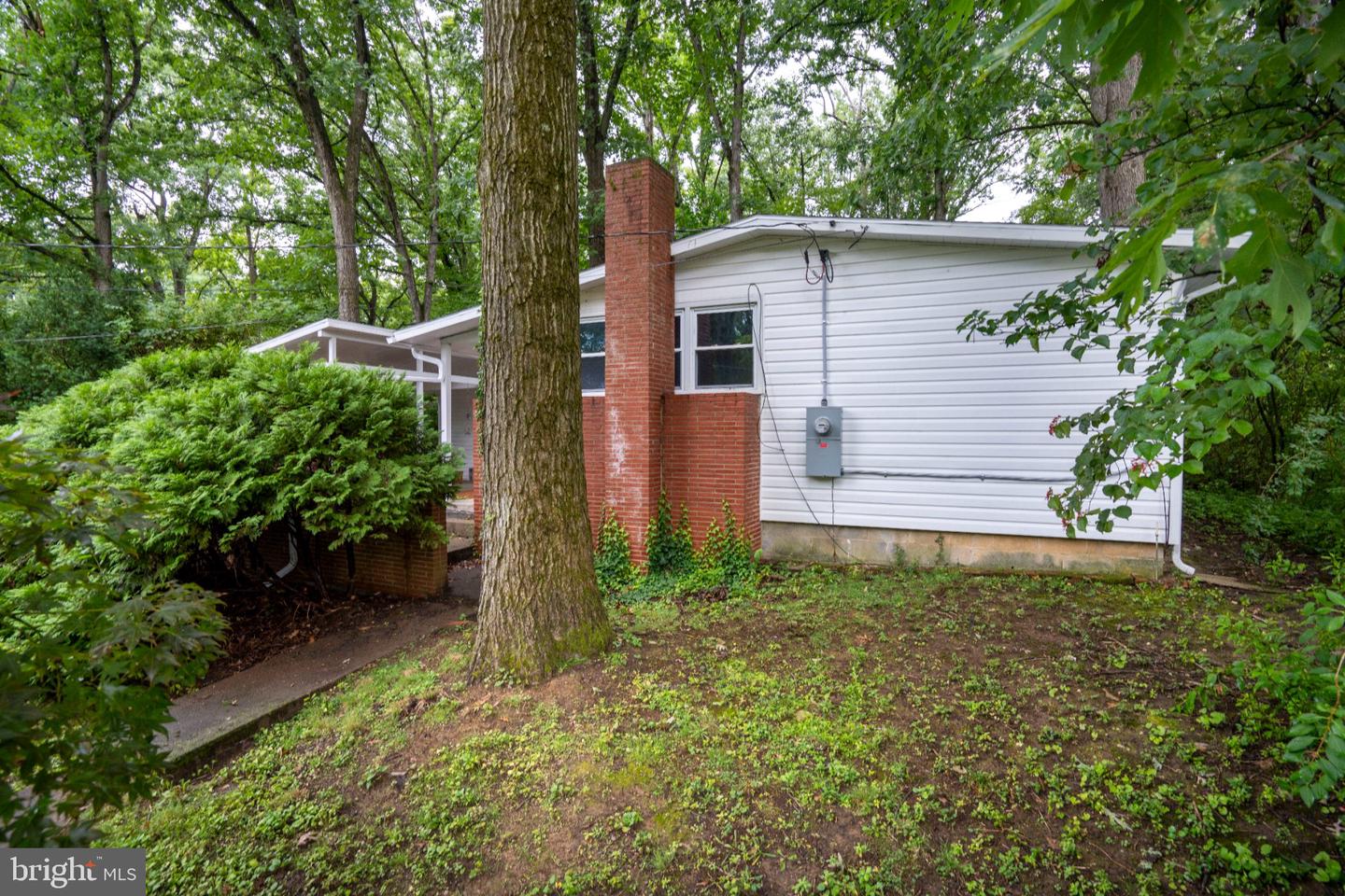 362 Laurel Ln Property Photo 3