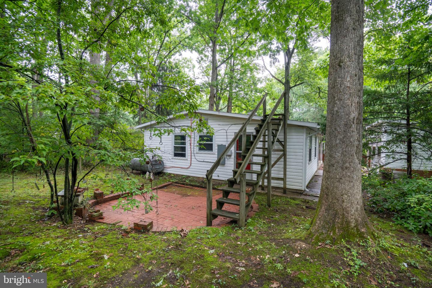 362 Laurel Ln Property Photo 6