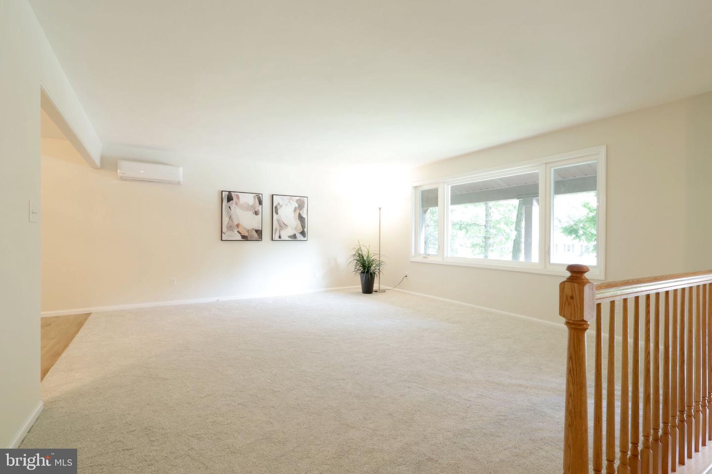 667 Devonshire Dr Property Photo 6