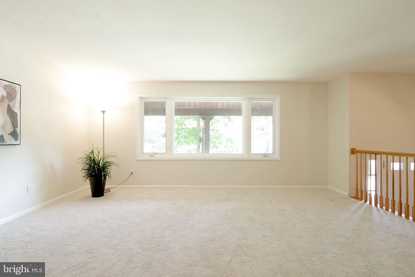 667 Devonshire Dr Property Photo 7