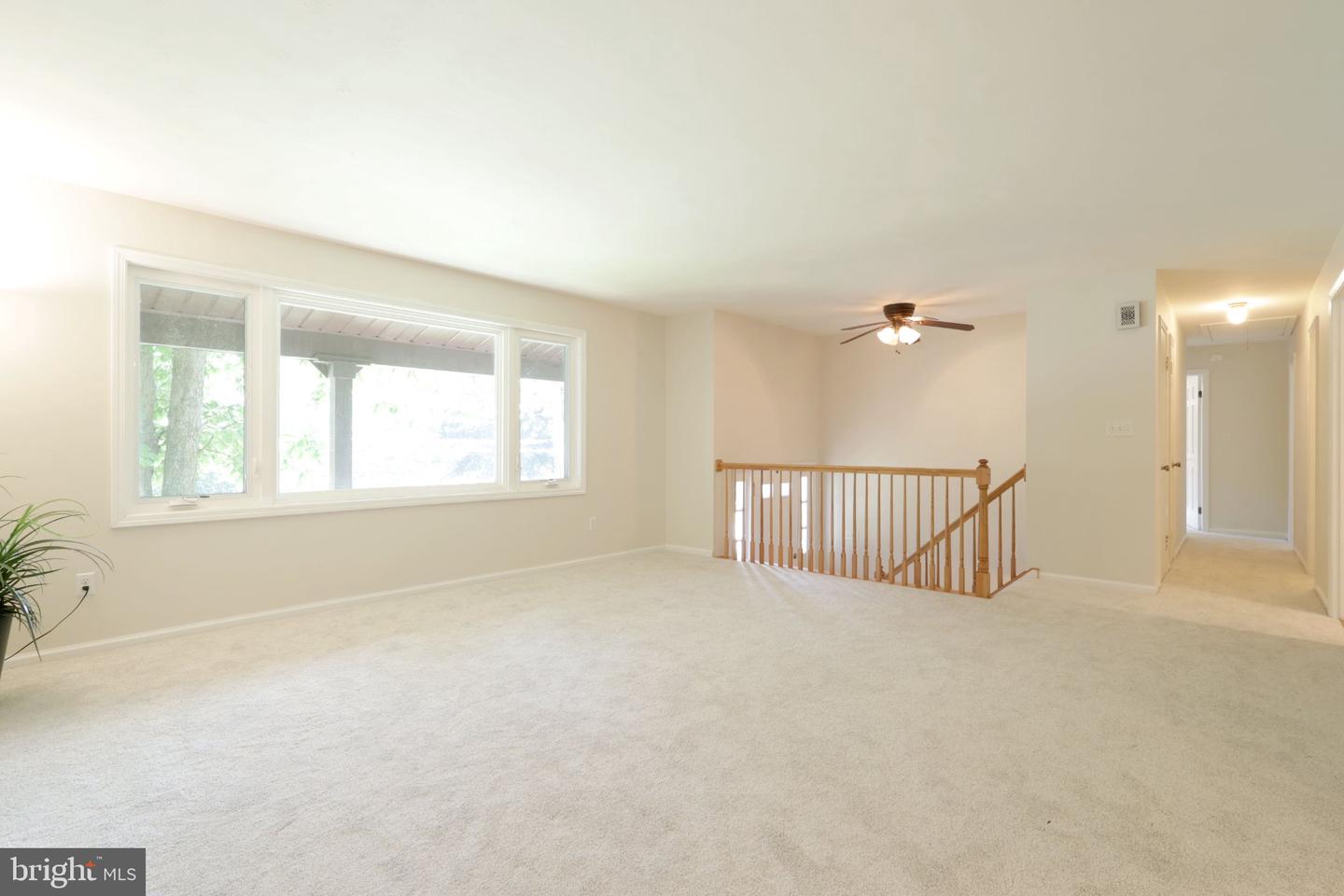 667 Devonshire Dr Property Photo 8