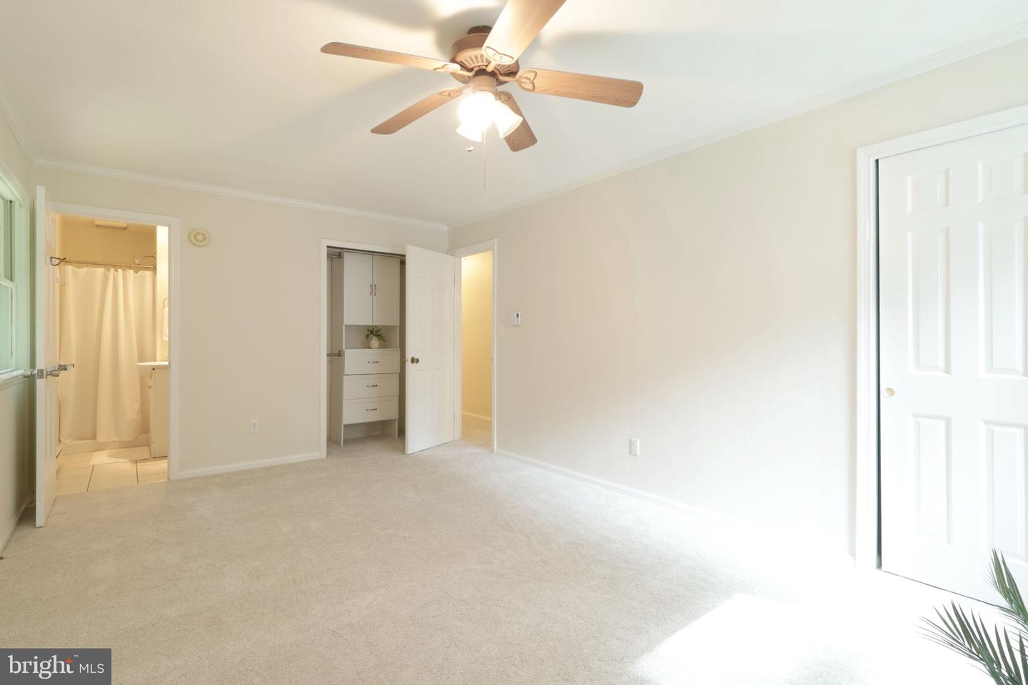 667 Devonshire Dr Property Photo 24