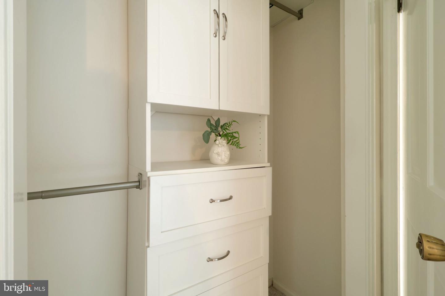 667 Devonshire Dr Property Photo 25