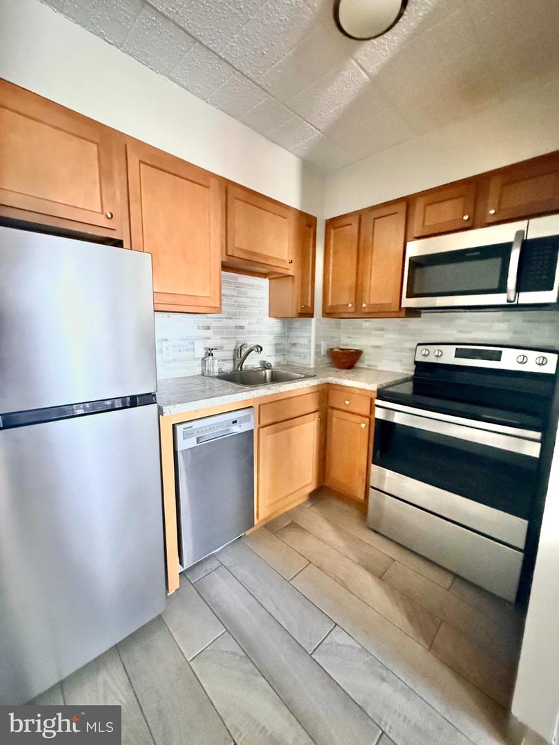 456 Beaver Ave E #301 Property Photo 3