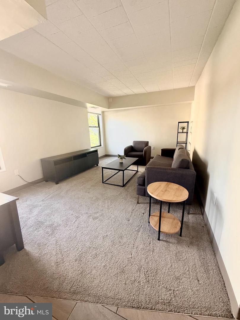 456 Beaver Ave E #301 Property Photo 4