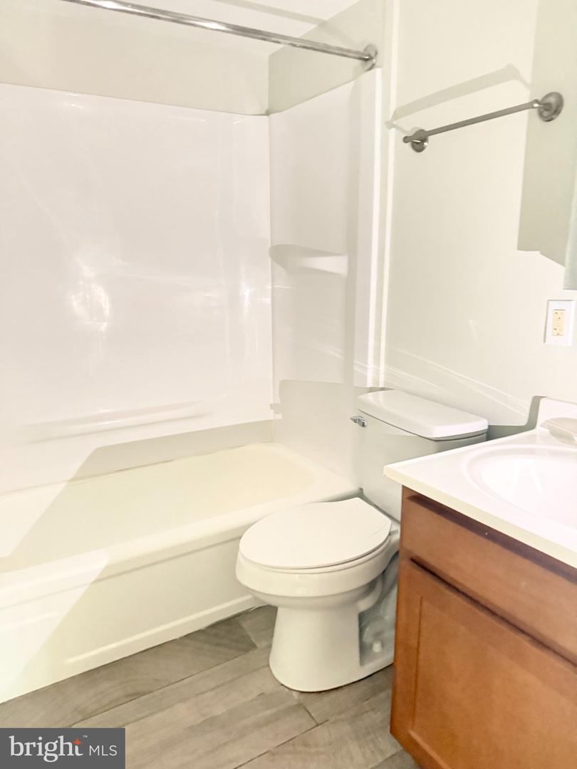 456 Beaver Ave E #301 Property Photo 7
