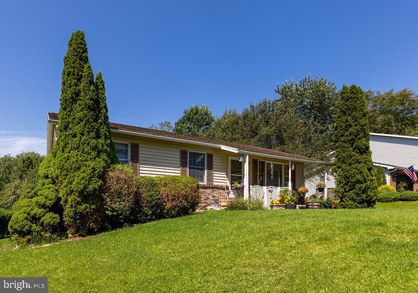 105 RHAUBERT CIR Property Photo 1