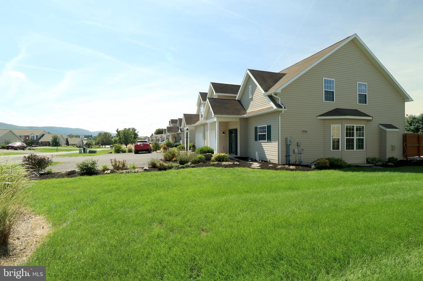 411 Stony Pointe Dr Property Photo 3