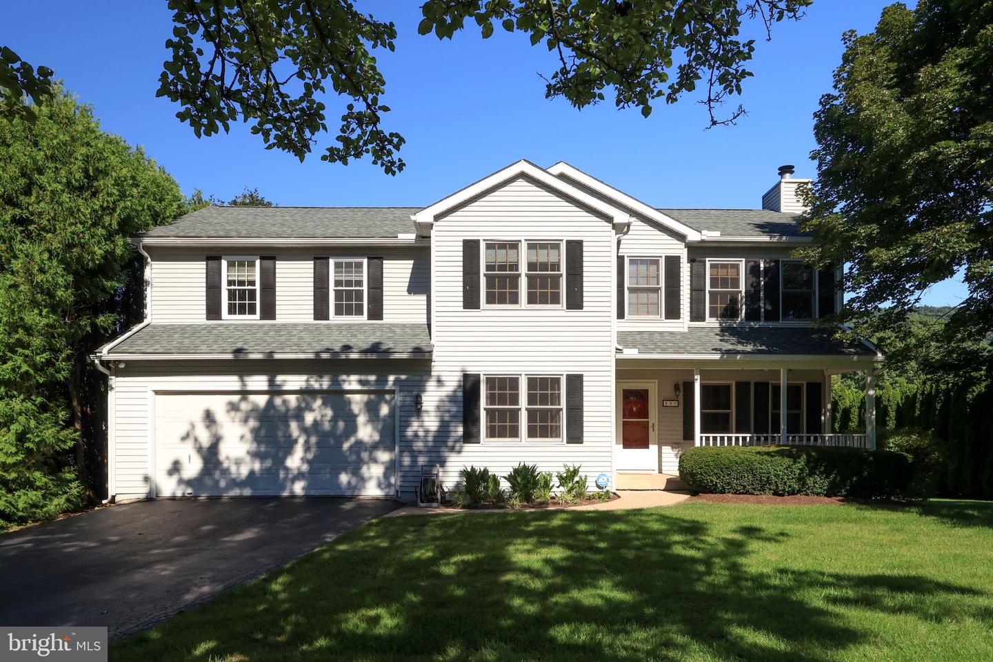 220 Reichenbaugh Ln Property Photo 1