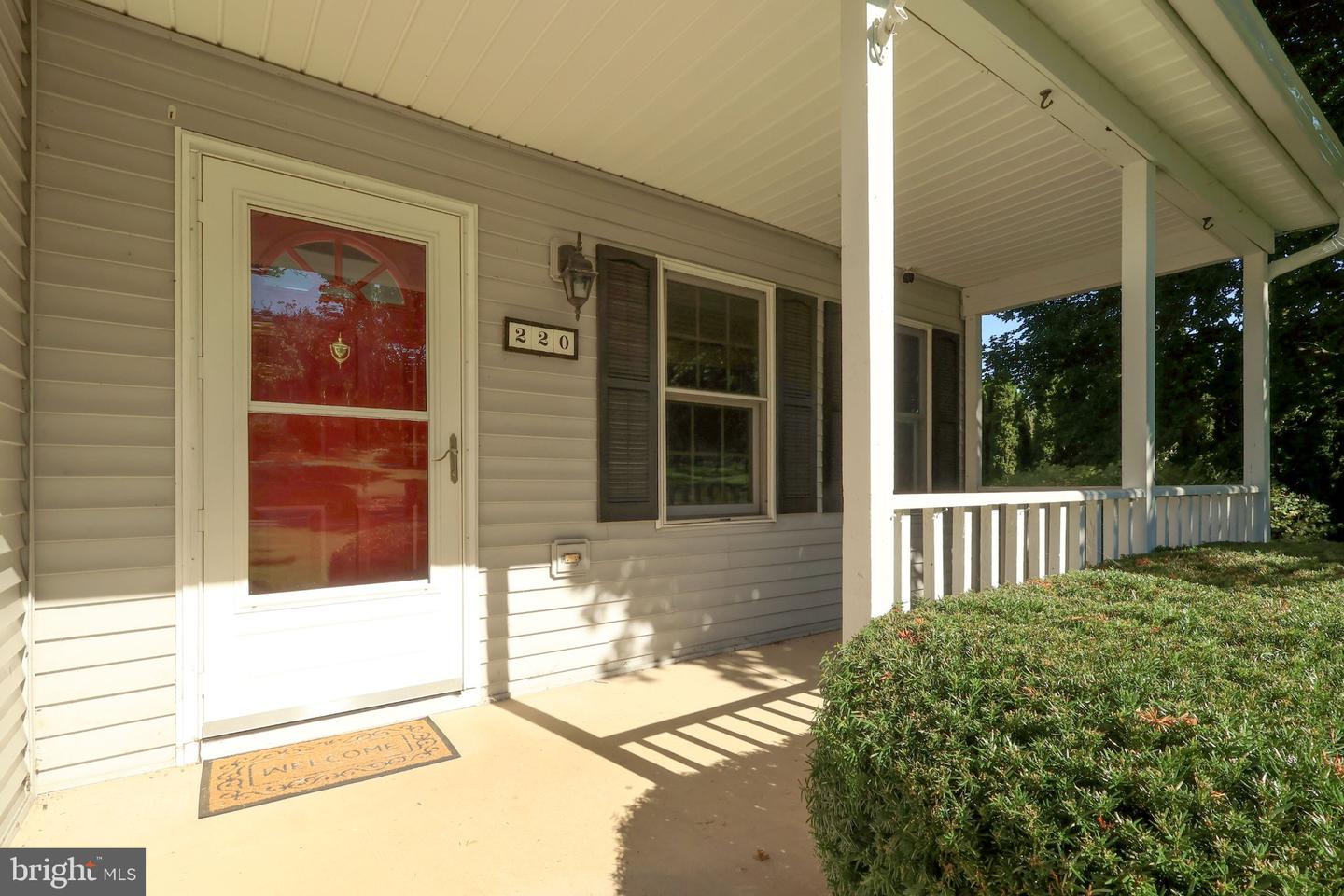 220 Reichenbaugh Ln Property Photo 4
