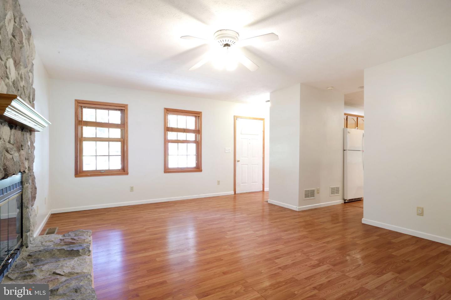 220 Reichenbaugh Ln Property Photo 5