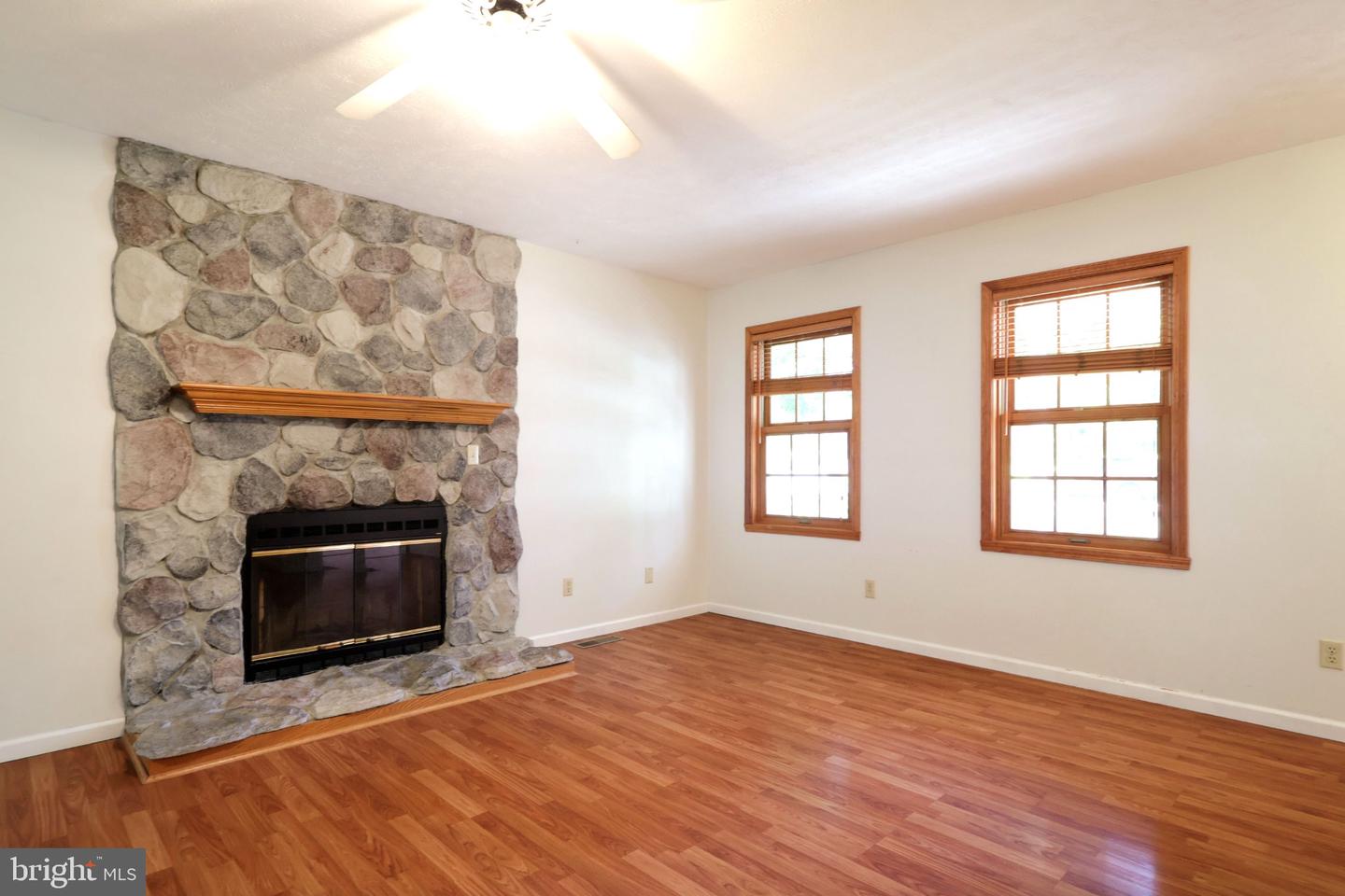 220 Reichenbaugh Ln Property Photo 6