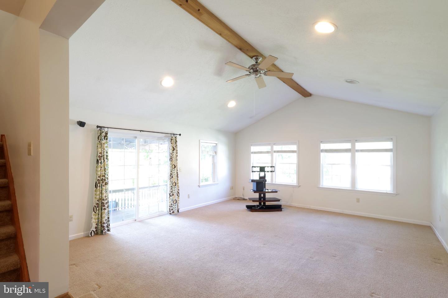 220 Reichenbaugh Ln Property Photo 9