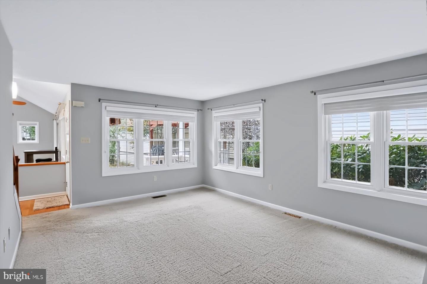 371 Oakwood Ave Property Photo 15