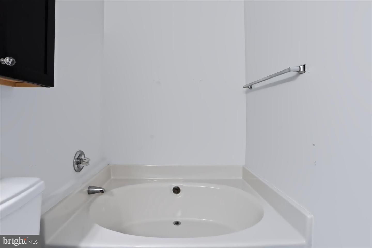 371 Oakwood Ave Property Photo 22