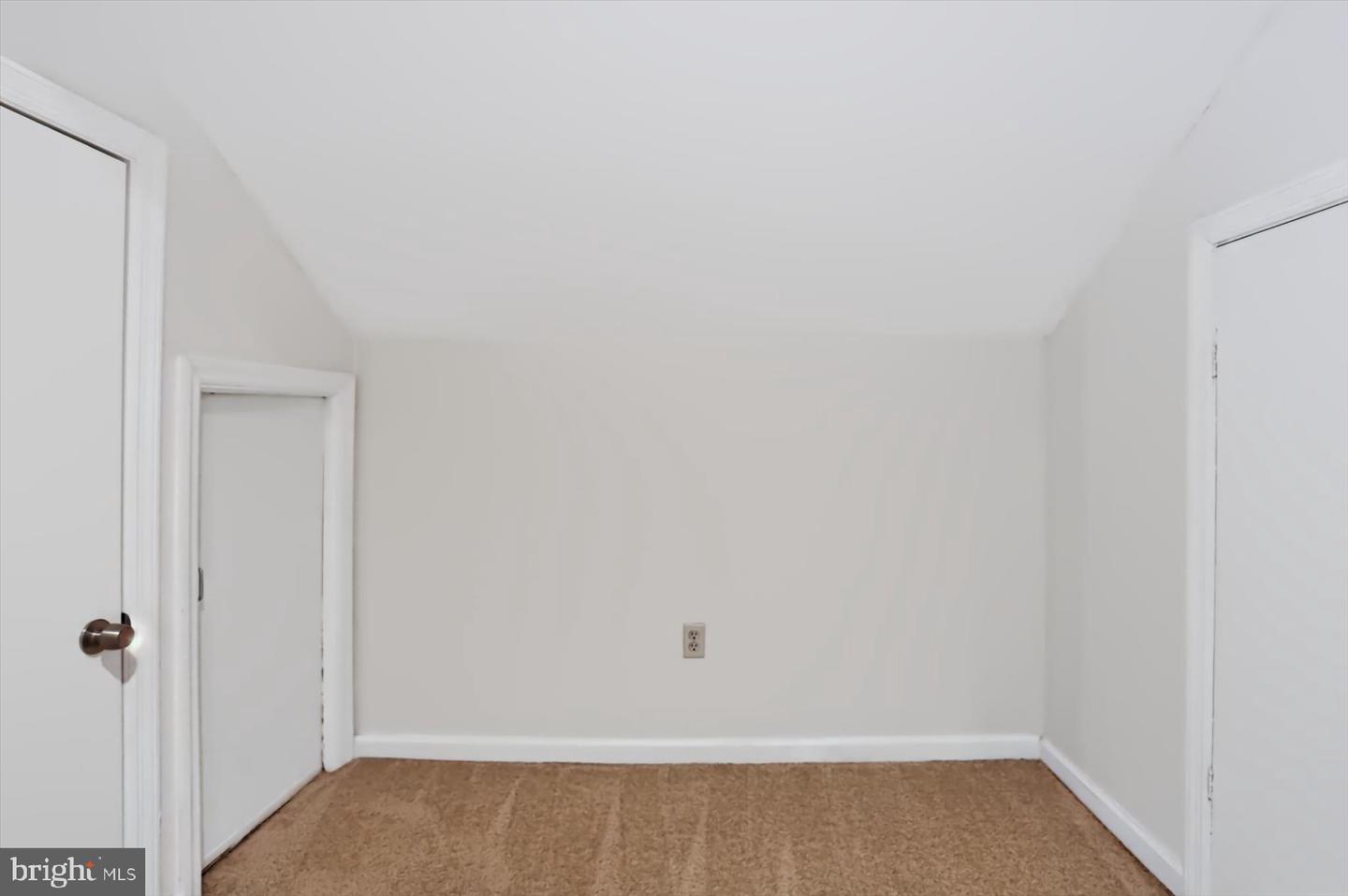 371 Oakwood Ave Property Photo 31