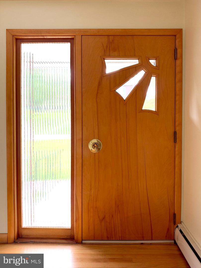 1185 Centre St Property Photo 6