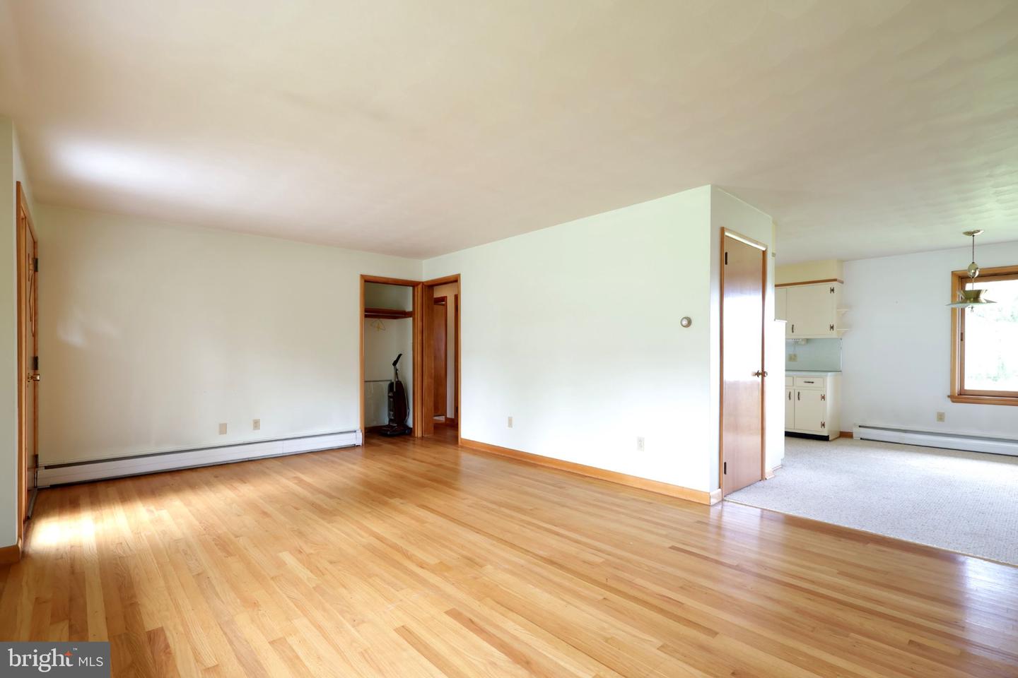 1185 Centre St Property Photo 11