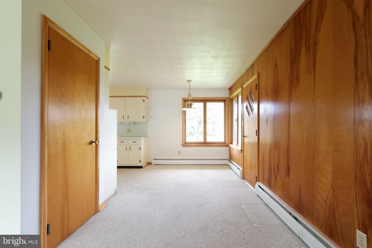 1185 Centre St Property Photo 12