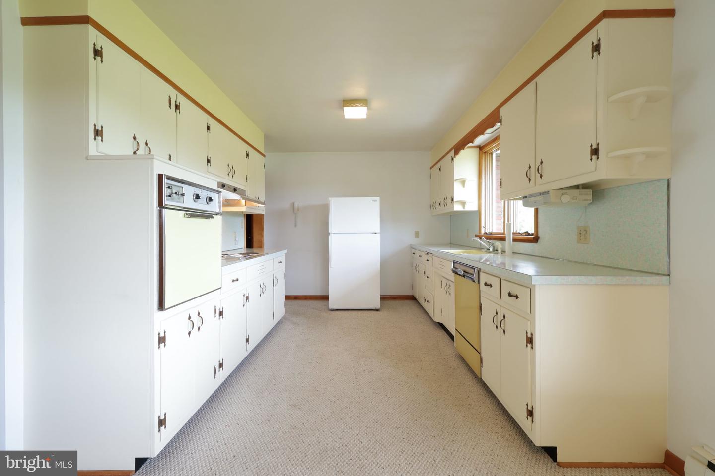 1185 Centre St Property Photo 14
