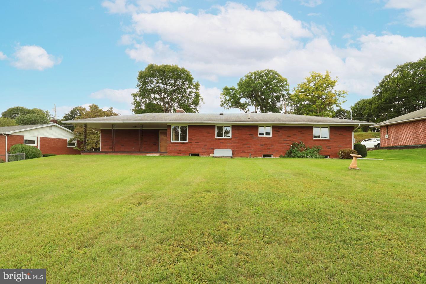 1185 Centre St Property Photo 41