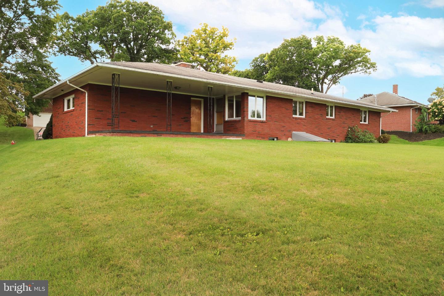 1185 Centre St Property Photo 42
