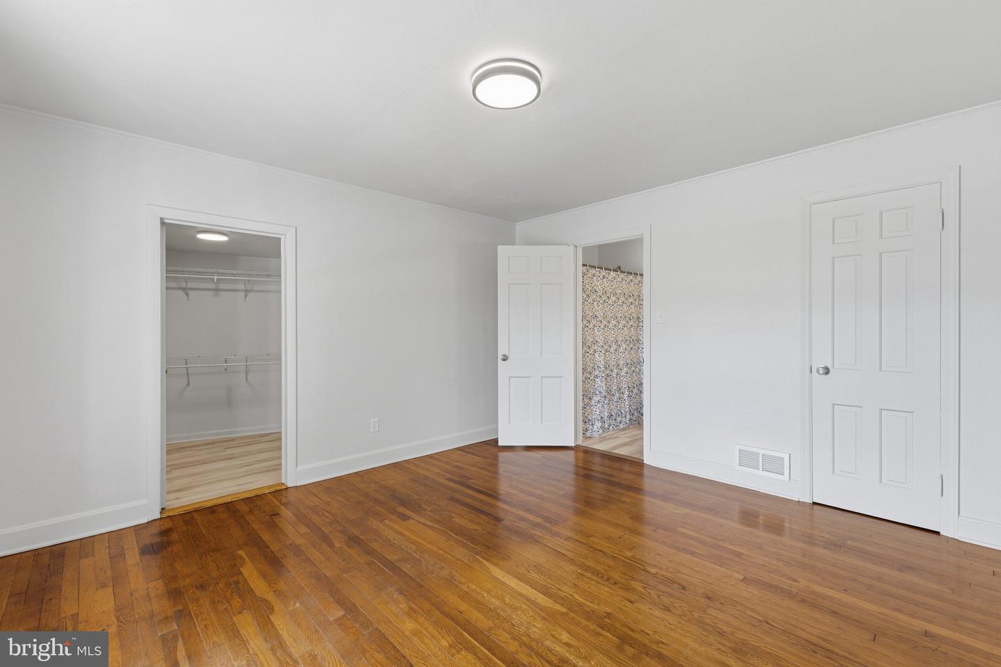 210 E Main St Property Photo 29