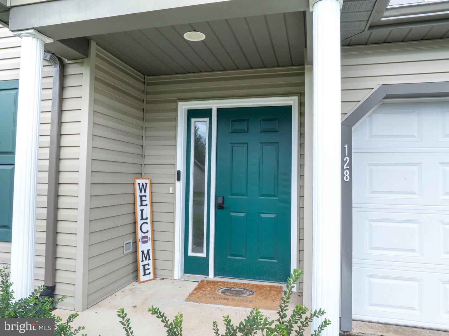 128 Winchester Ct Property Photo 4