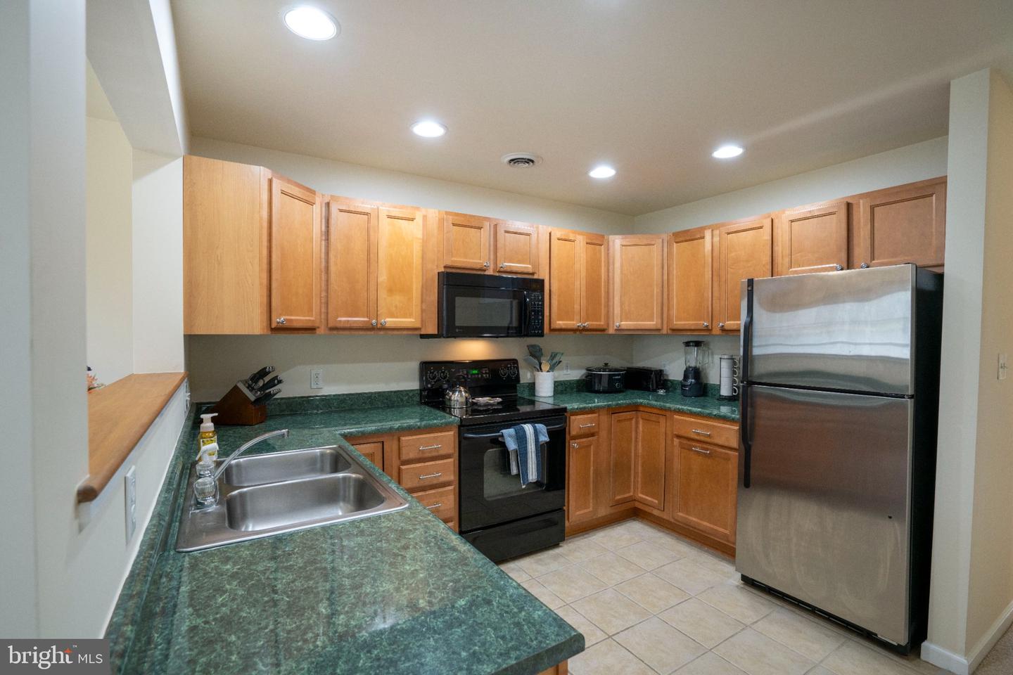 128 Winchester Ct Property Photo 9