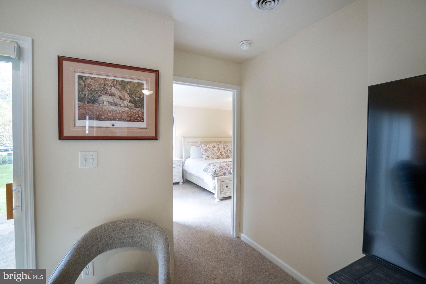 128 Winchester Ct Property Photo 15