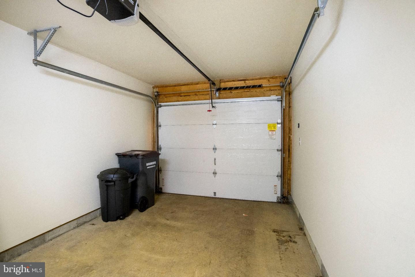 128 Winchester Ct Property Photo 32
