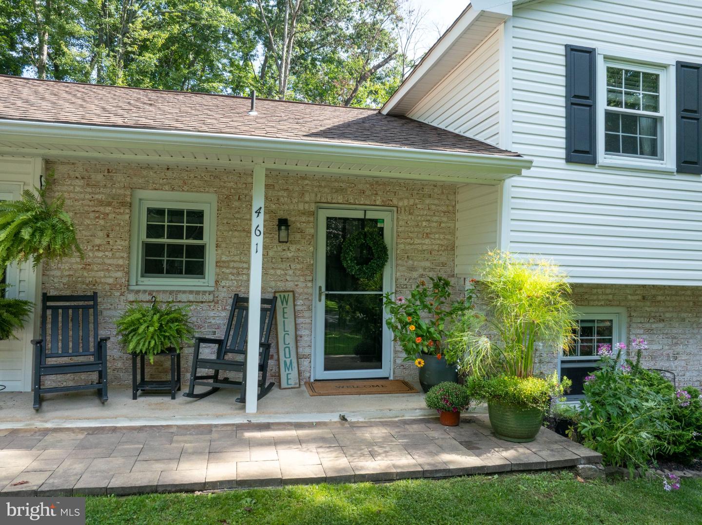 461 Canterbury Dr Property Photo 15