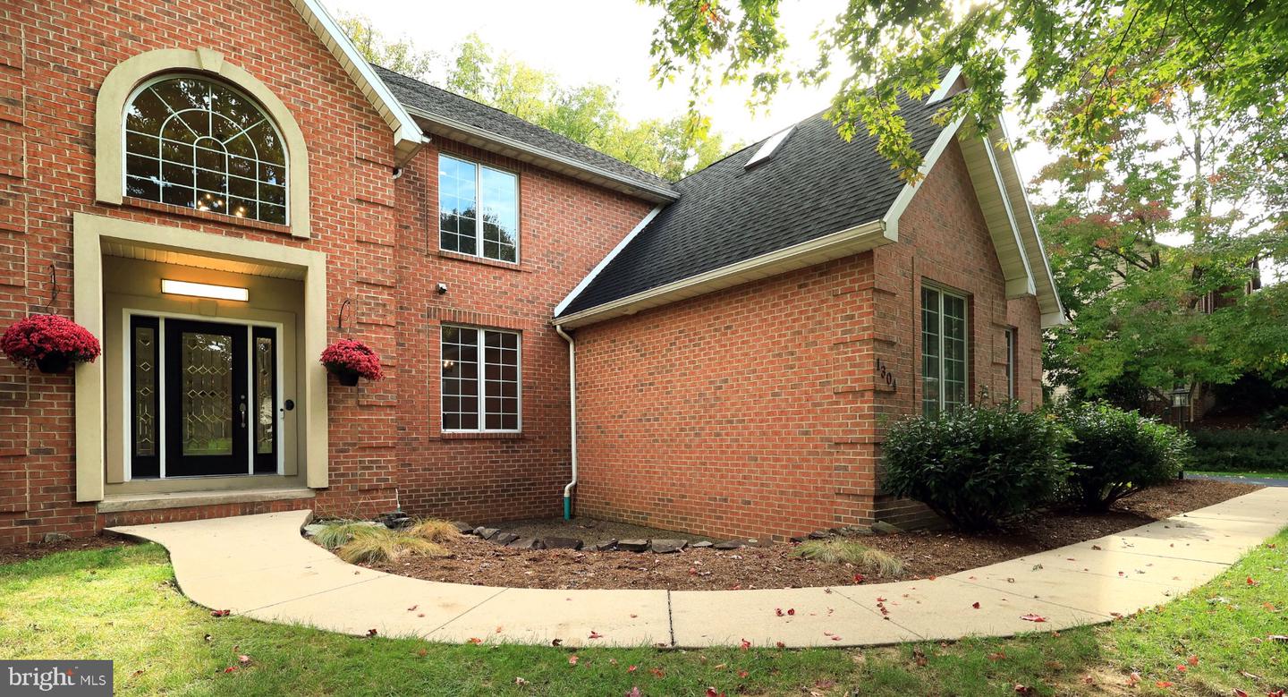 1304 Megan Dr Property Photo 7