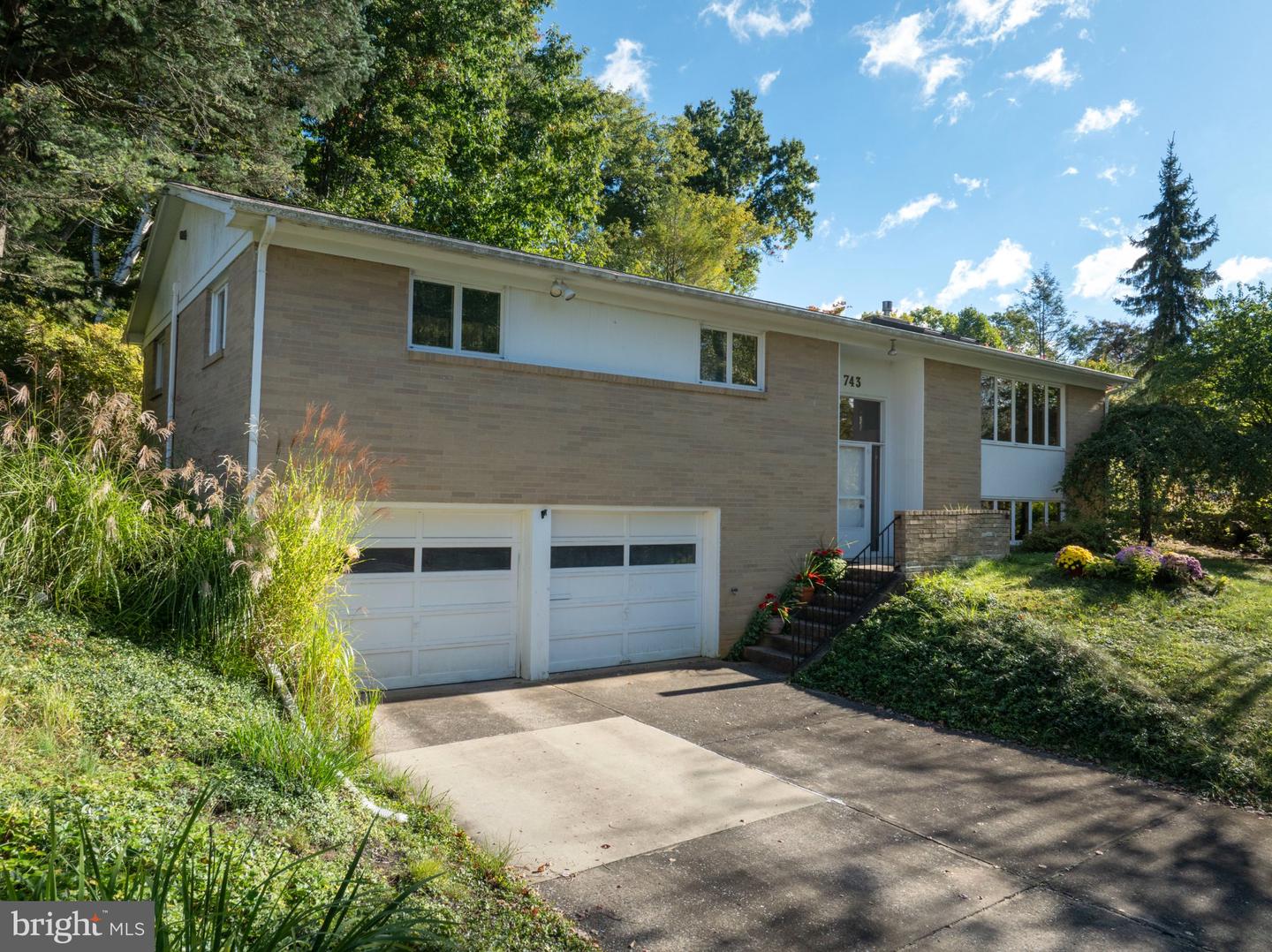 743 Glenn Rd Property Photo 2
