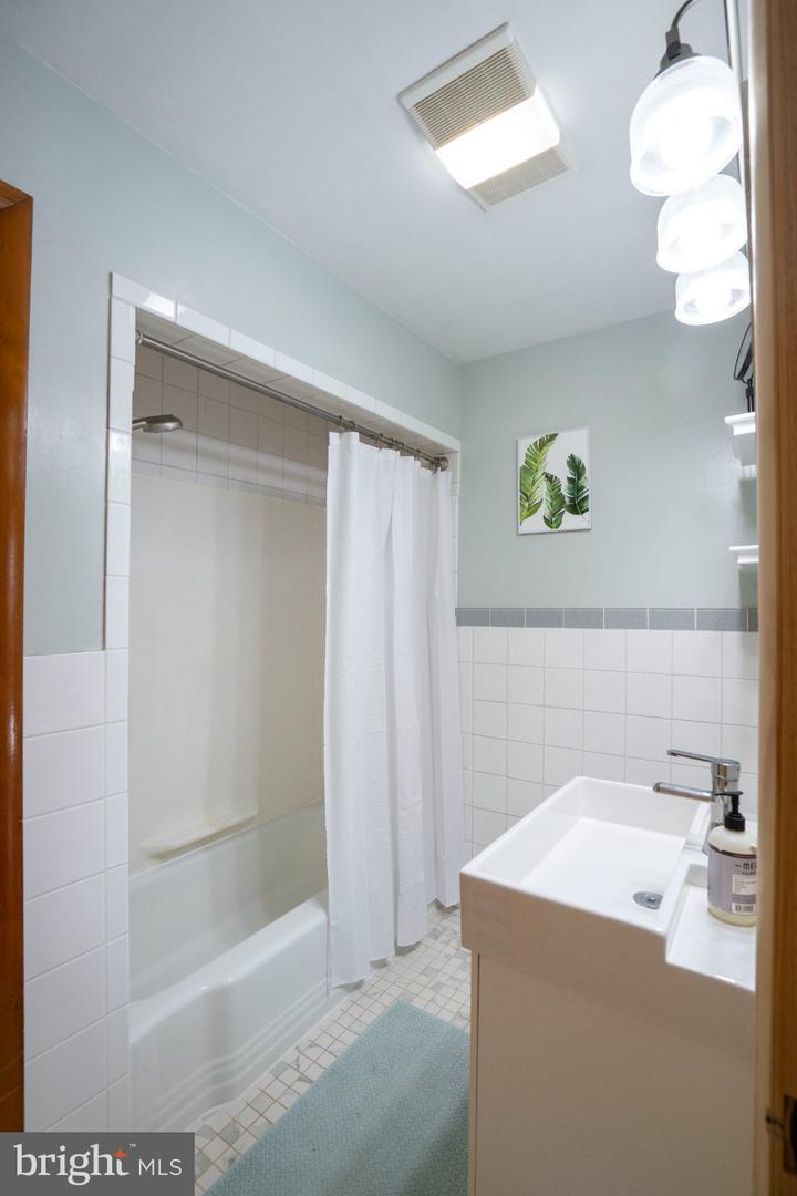 157 W Clearview Ave Property Photo 28