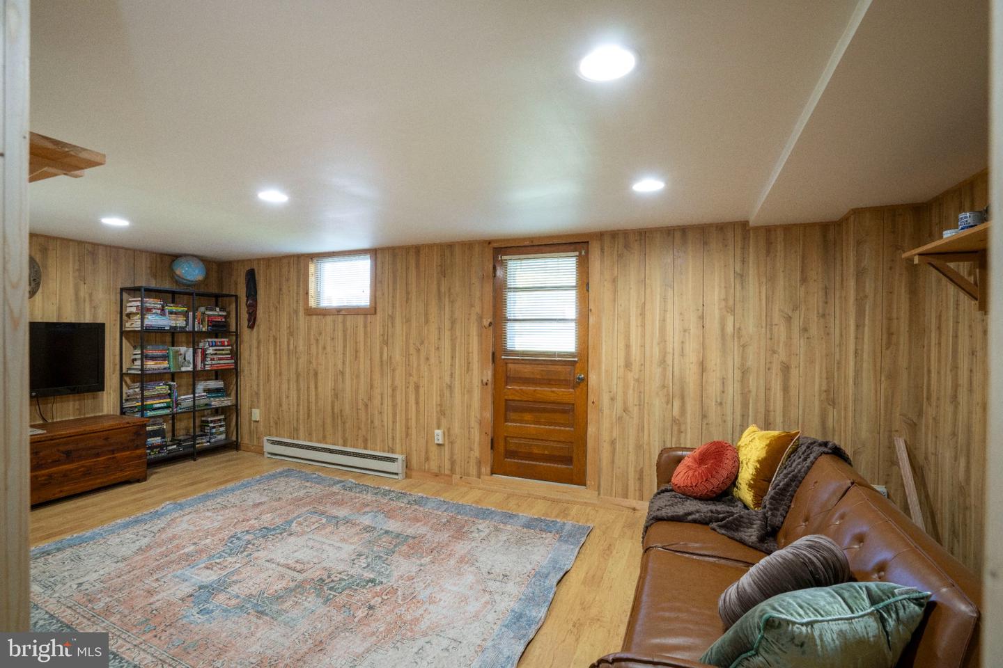 157 W Clearview Ave Property Photo 31