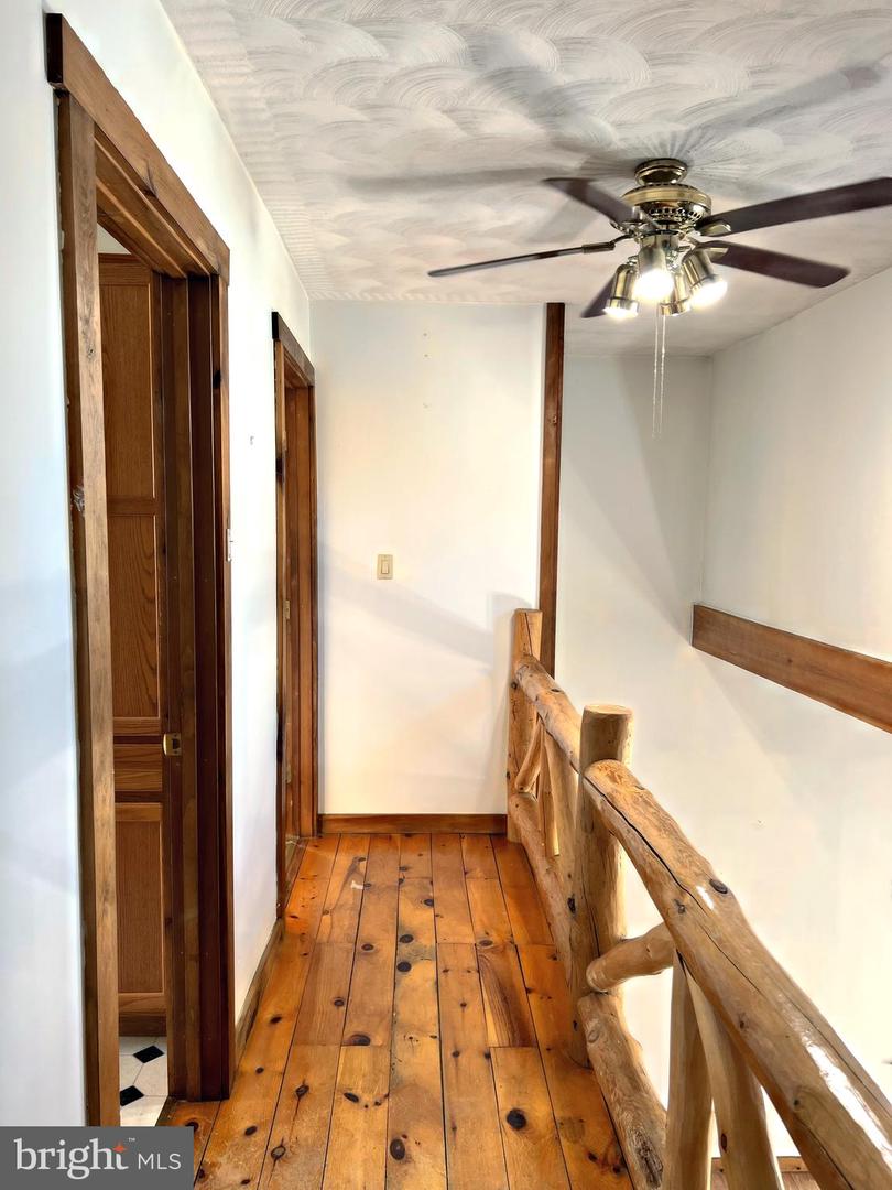 52 Cottage Ln Property Photo 17