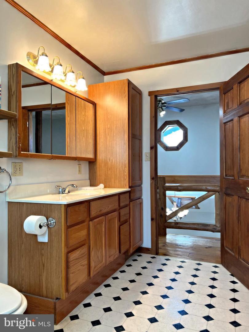 52 Cottage Ln Property Photo 18