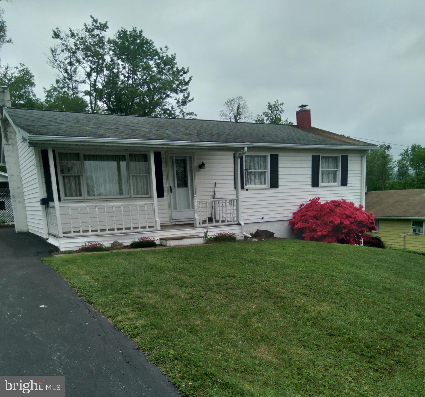 2 Greenwood Avenue Property Photo 1