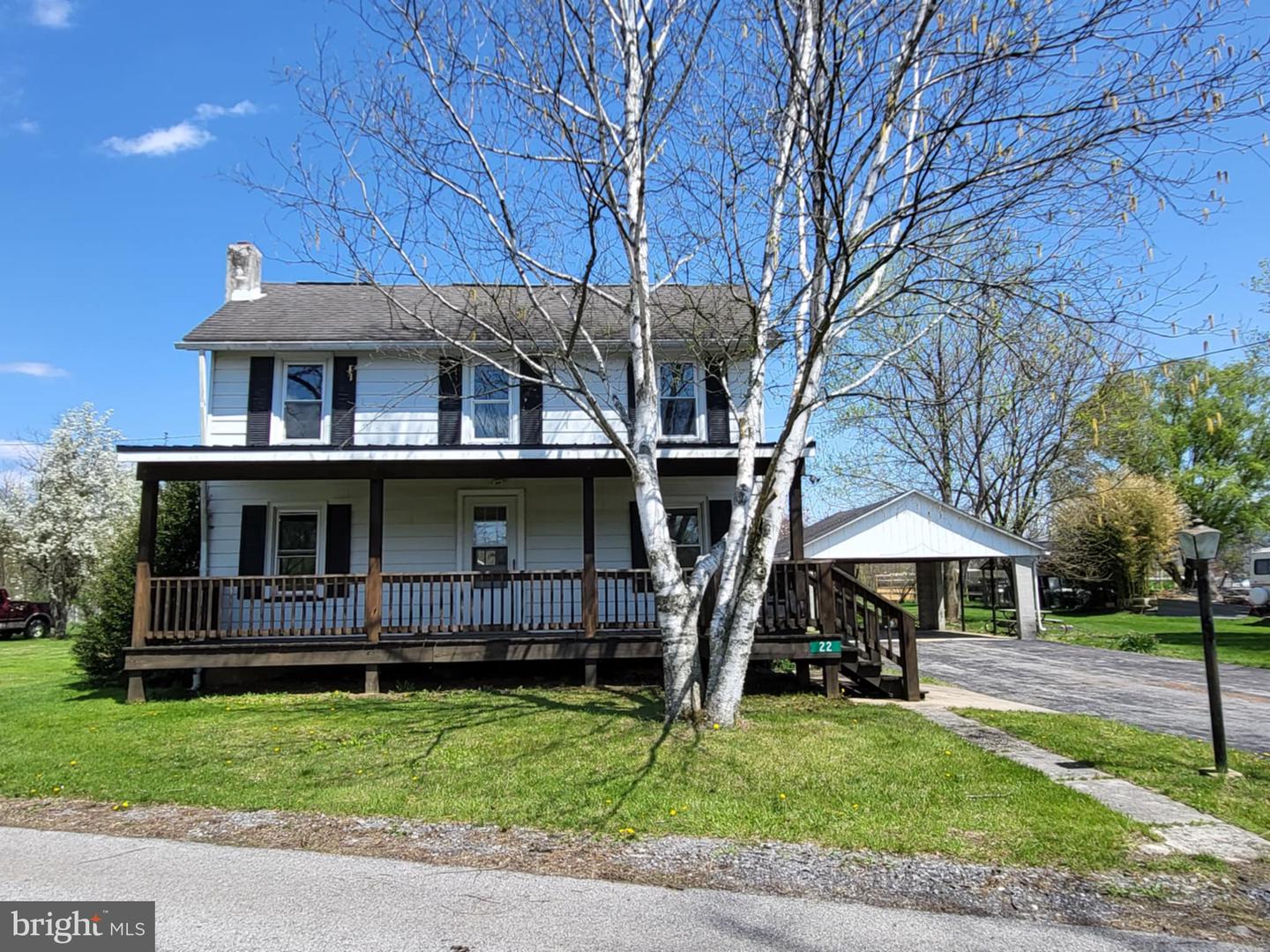 16822 Real Estate Listings Main Image