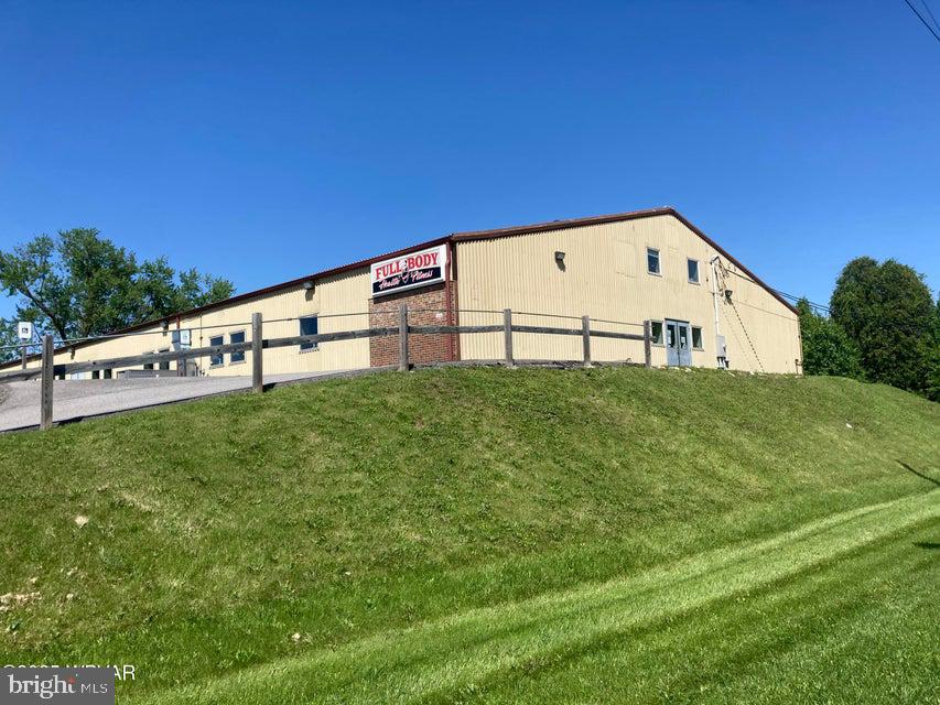 501 Walnut St E Property Photo 1