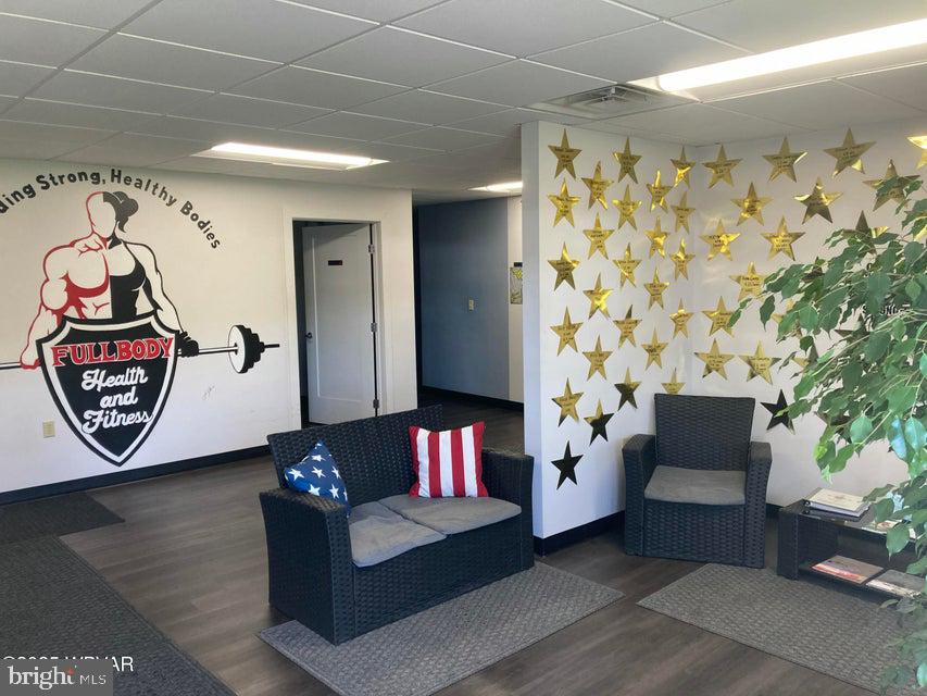 501 Walnut St E Property Photo 3