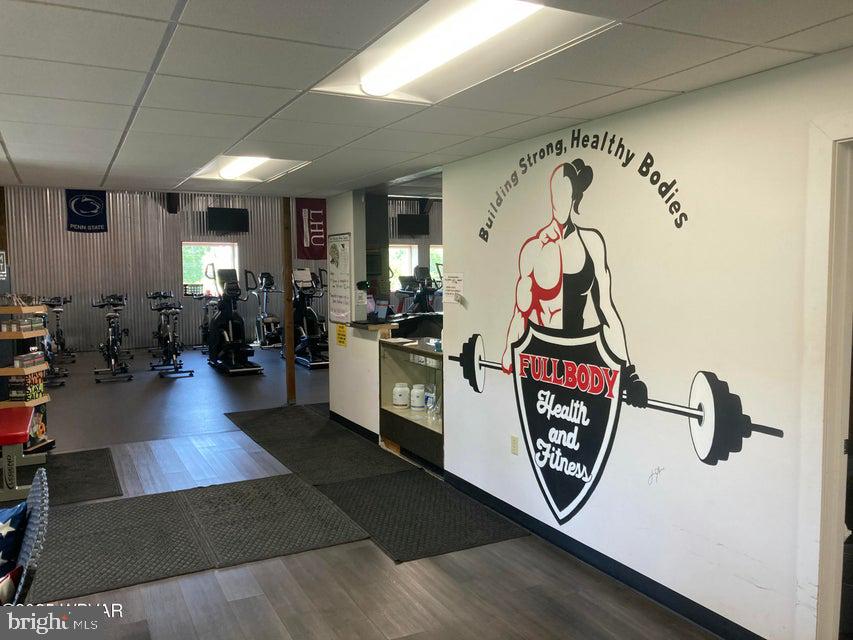 501 Walnut St E Property Photo 5