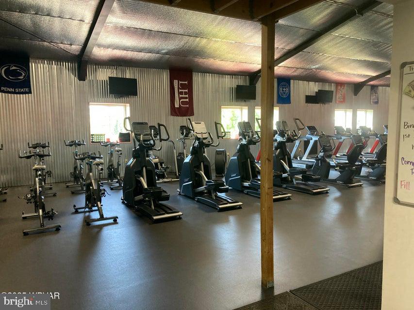 501 Walnut St E Property Photo 10