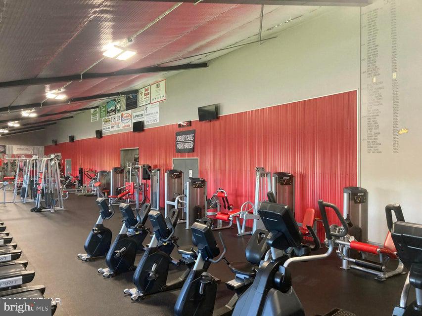 501 Walnut St E Property Photo 11