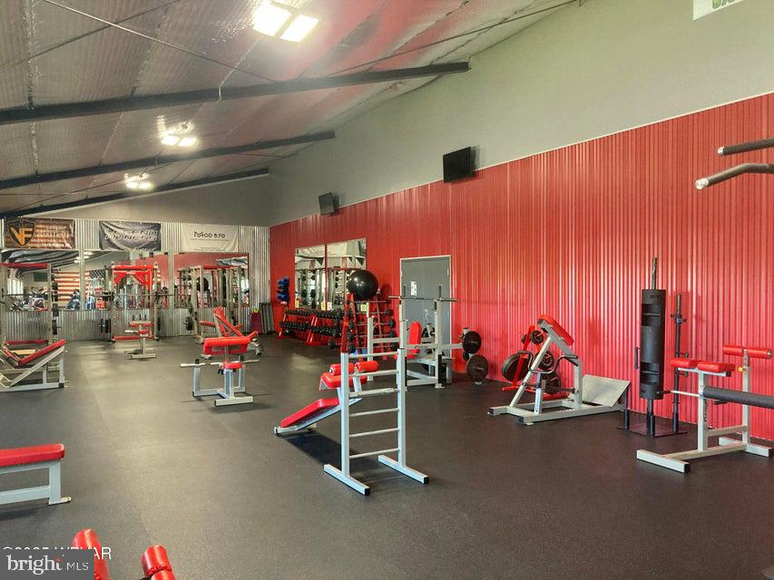 501 Walnut St E Property Photo 12