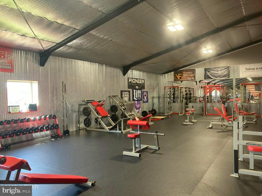 501 Walnut St E Property Photo 14